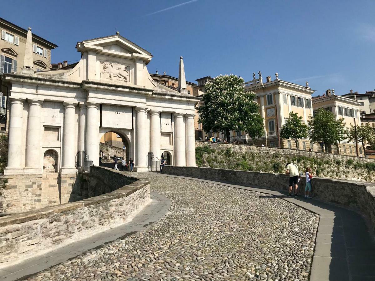The Little House In Bergamo Apartment Exterior photo